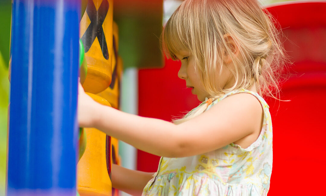 Why Fall Is the Perfect Time to Install a New Swing Set in Colorado